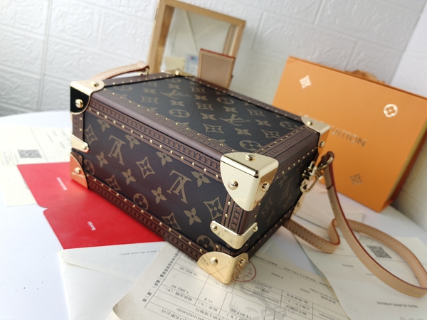 ルイヴィトンバッグ細部ディテール